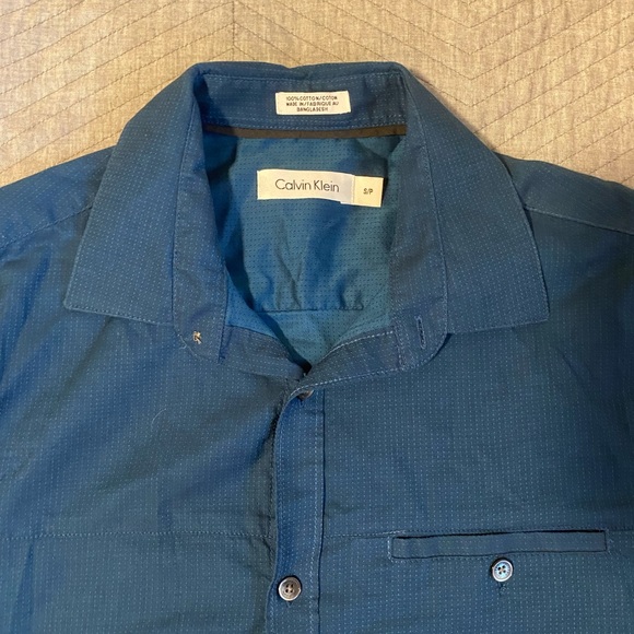 Calvin Klein Men’s Dress Shirt - Picture 2 of 2